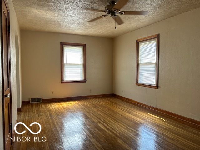 220 E 34th Street, Anderson, IN 46013