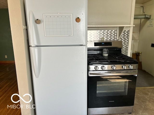 220 E 34th Street, Anderson, IN 46013