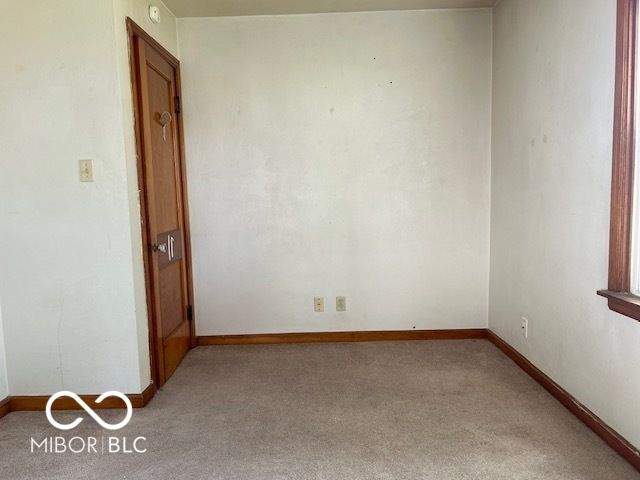 220 E 34th Street, Anderson, IN 46013