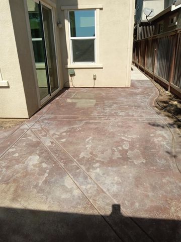 2212 Gallery Dr, Riverbank, CA 95367