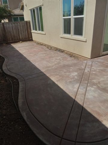2212 Gallery Dr, Riverbank, CA 95367
