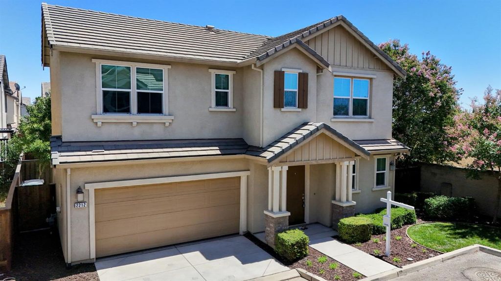 2212 Gallery Dr, Riverbank, CA 95367