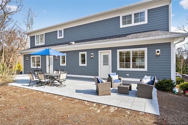 208 Cow Neck Road, Port Washington, NY 11050