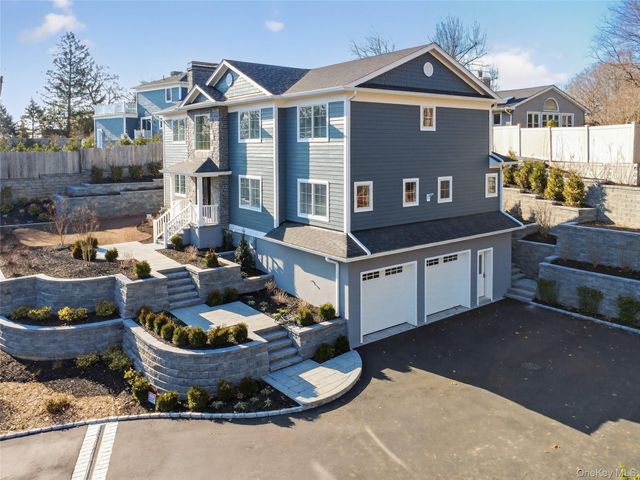 208 Cow Neck Road, Port Washington, NY 11050