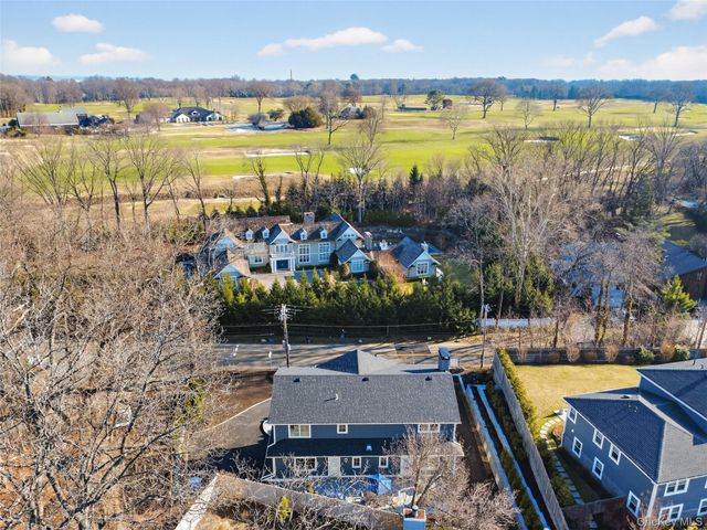 208 Cow Neck Road, Port Washington, NY 11050