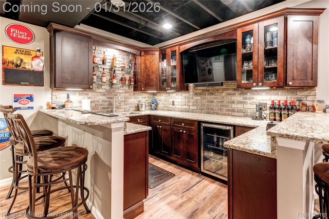 51332 E Bourne Terrace, Novi, MI 48374