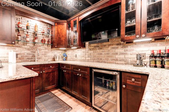 51332 E Bourne Terrace, Novi, MI 48374