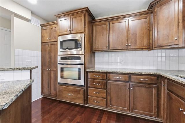 1010 Wesley Avenue, Raymore, MO 64083