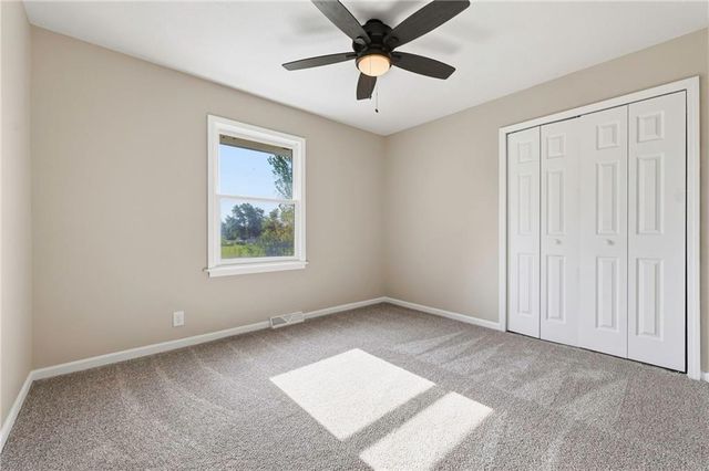 1010 Wesley Avenue, Raymore, MO 64083