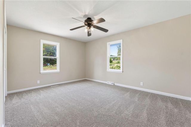 1010 Wesley Avenue, Raymore, MO 64083