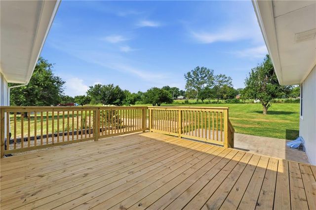 1010 Wesley Avenue, Raymore, MO 64083