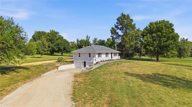 1010 Wesley Avenue, Raymore, MO 64083