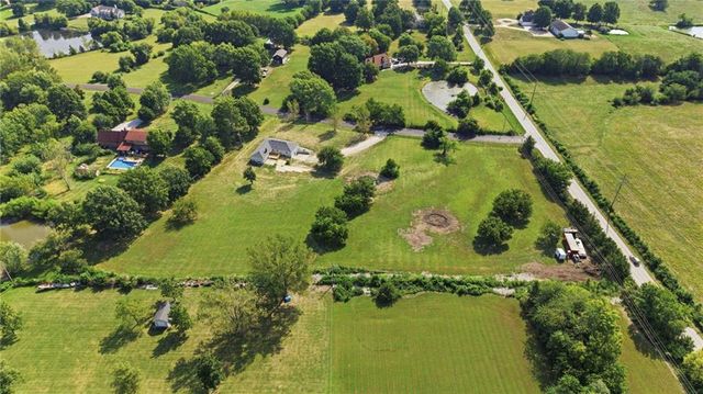 1010 Wesley Avenue, Raymore, MO 64083