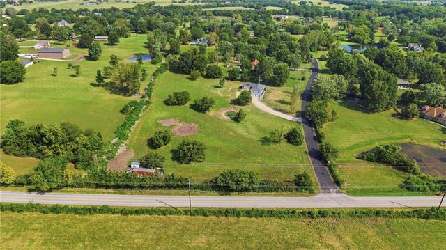 1010 Wesley Avenue, Raymore, MO 64083