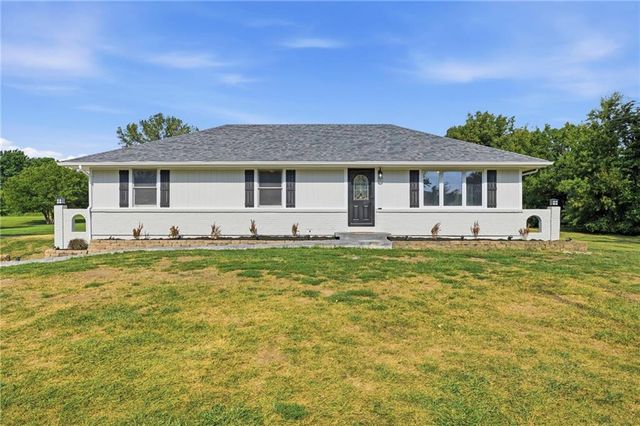 1010 Wesley Avenue, Raymore, MO 64083