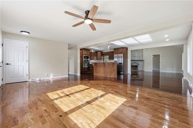 1010 Wesley Avenue, Raymore, MO 64083