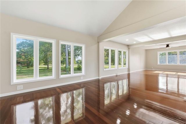 1010 Wesley Avenue, Raymore, MO 64083