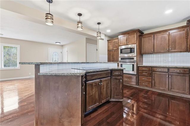 1010 Wesley Avenue, Raymore, MO 64083