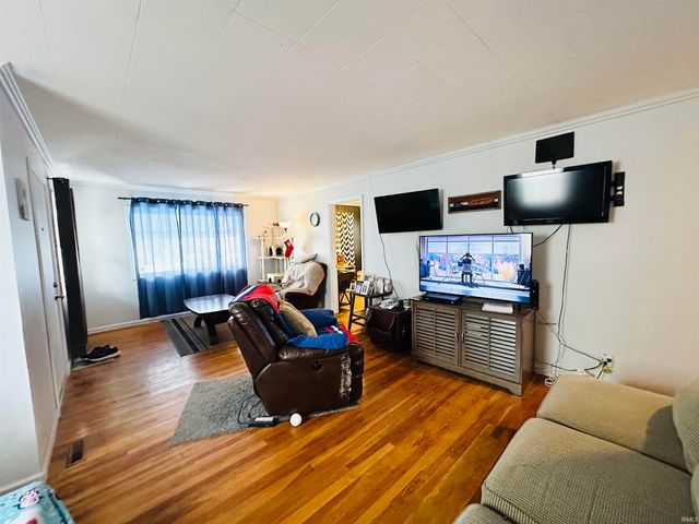 917 Geyer Avenue, Mishawaka, IN 46544