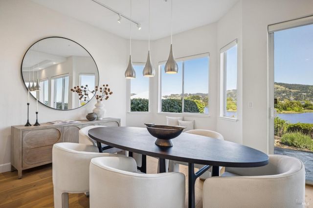 255 Baypoint Dr, San Rafael, CA 94901