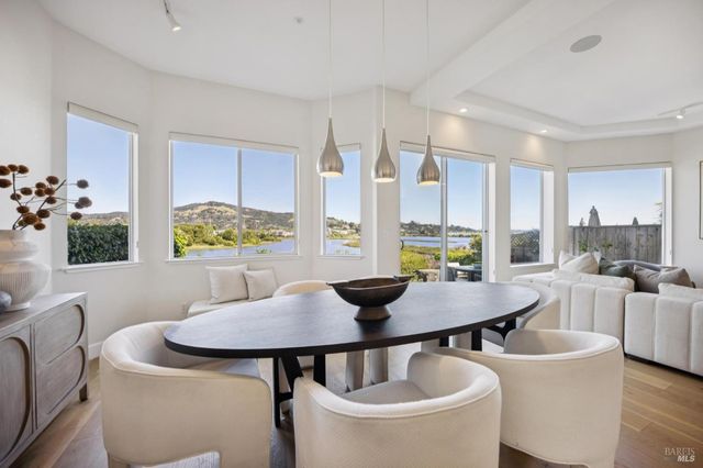 255 Baypoint Dr, San Rafael, CA 94901