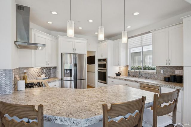 255 Baypoint Dr, San Rafael, CA 94901