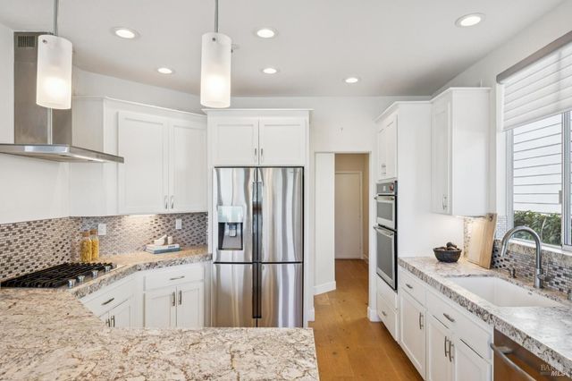 255 Baypoint Dr, San Rafael, CA 94901