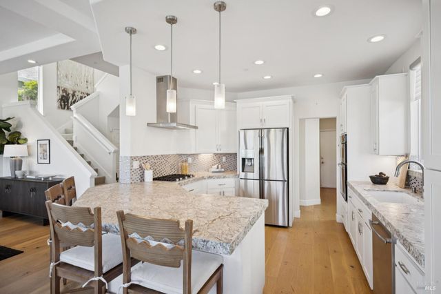 255 Baypoint Dr, San Rafael, CA 94901