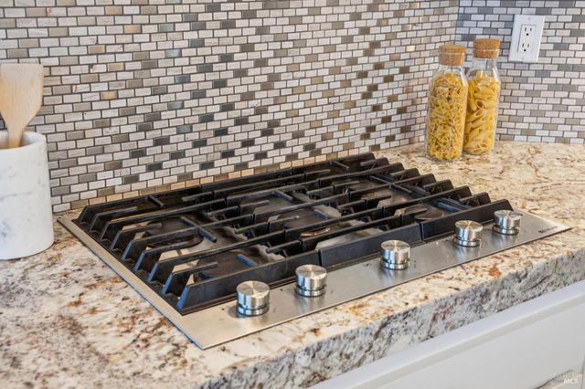 255 Baypoint Dr, San Rafael, CA 94901