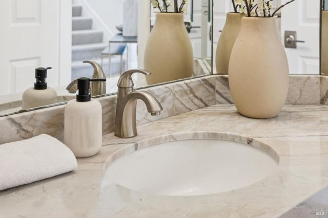 255 Baypoint Dr, San Rafael, CA 94901