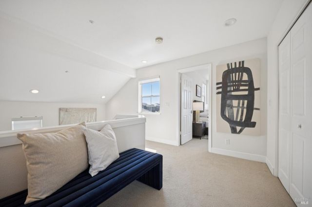 255 Baypoint Dr, San Rafael, CA 94901