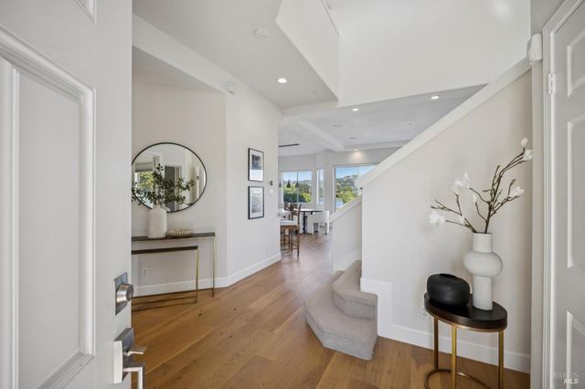 255 Baypoint Dr, San Rafael, CA 94901