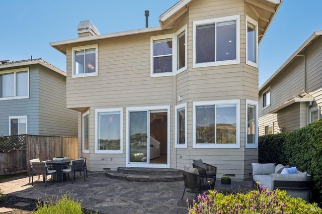 255 Baypoint Dr, San Rafael, CA 94901