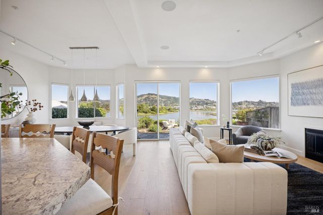 255 Baypoint Dr, San Rafael, CA 94901