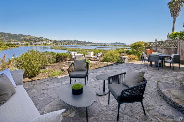 255 Baypoint Dr, San Rafael, CA 94901