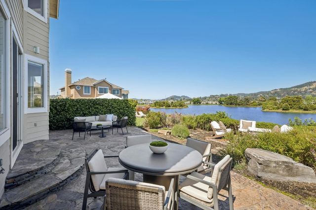 255 Baypoint Dr, San Rafael, CA 94901