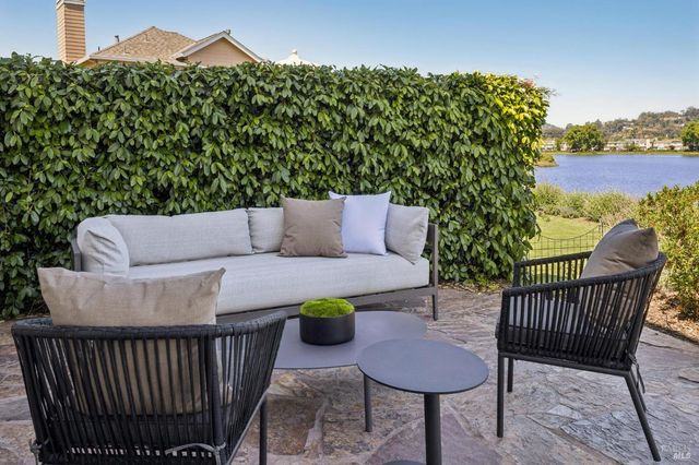 255 Baypoint Dr, San Rafael, CA 94901