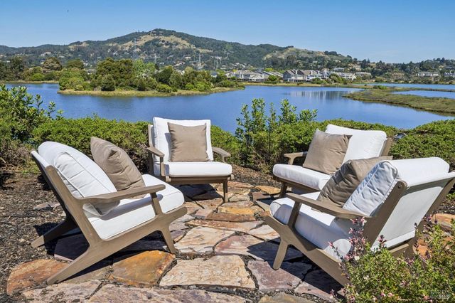 255 Baypoint Dr, San Rafael, CA 94901