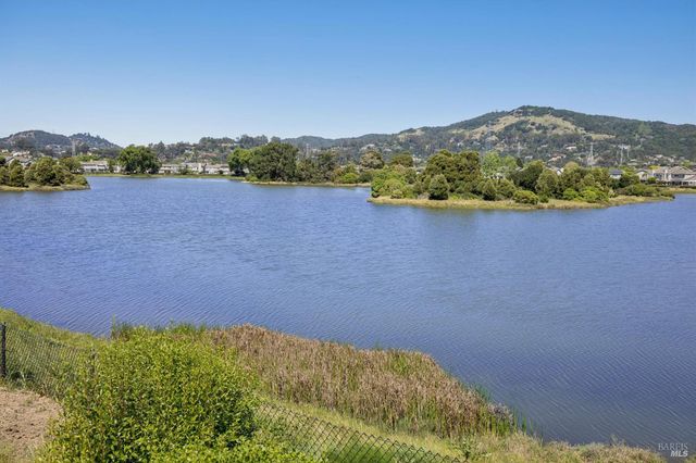 255 Baypoint Dr, San Rafael, CA 94901