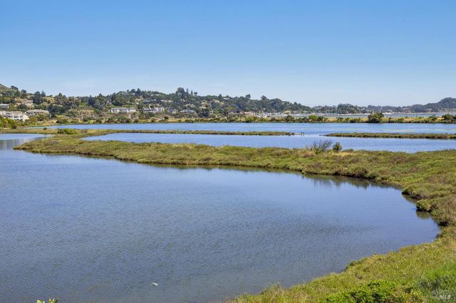 255 Baypoint Dr, San Rafael, CA 94901