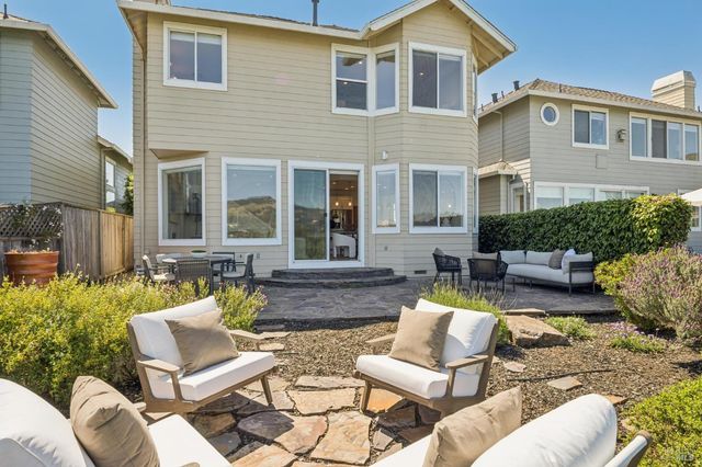 255 Baypoint Dr, San Rafael, CA 94901