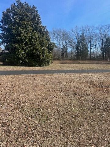1842 Highway 641, S, Camden, TN 38320
