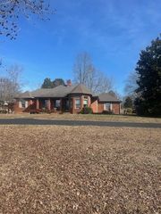 1842 Highway 641, S, Camden, TN 38320