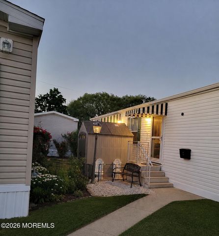 31 Monique Circle, Hazlet, NJ 07730