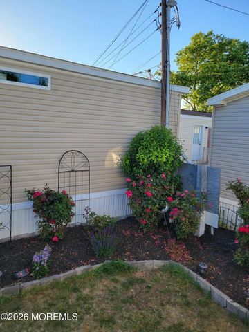 31 Monique Circle, Hazlet, NJ 07730
