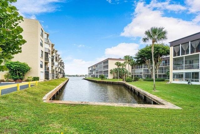 890 N Federal Highway 202, Lantana, FL 33462