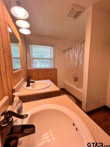 144 AN County Road 427, Palestine, TX 75803