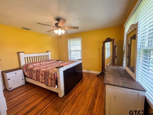 144 AN County Road 427, Palestine, TX 75803
