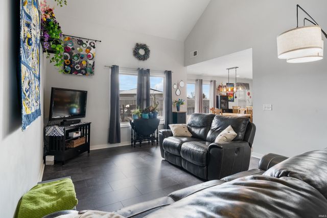 348 Edenbridge Boulevard, Fort Wayne, IN 46845