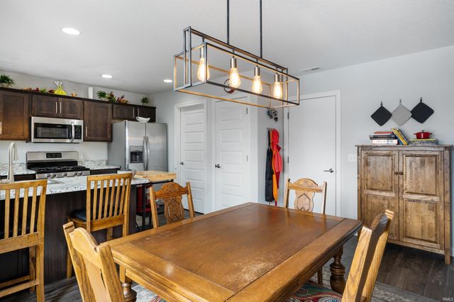 348 Edenbridge Boulevard, Fort Wayne, IN 46845